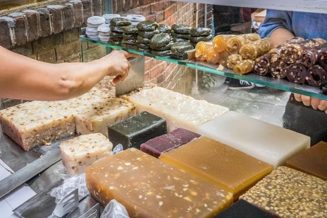 广东沙河服装批发市场（地摊货源批发网）