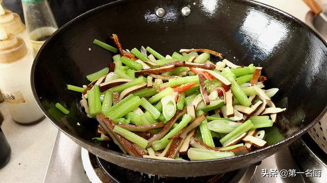 建议中老年人：春季要多吃6种“碱性蔬菜”，调节平衡，润燥去火