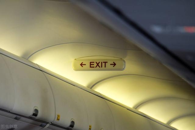 90 秒安全撤离：飞机应急疏散滑梯的演变历史