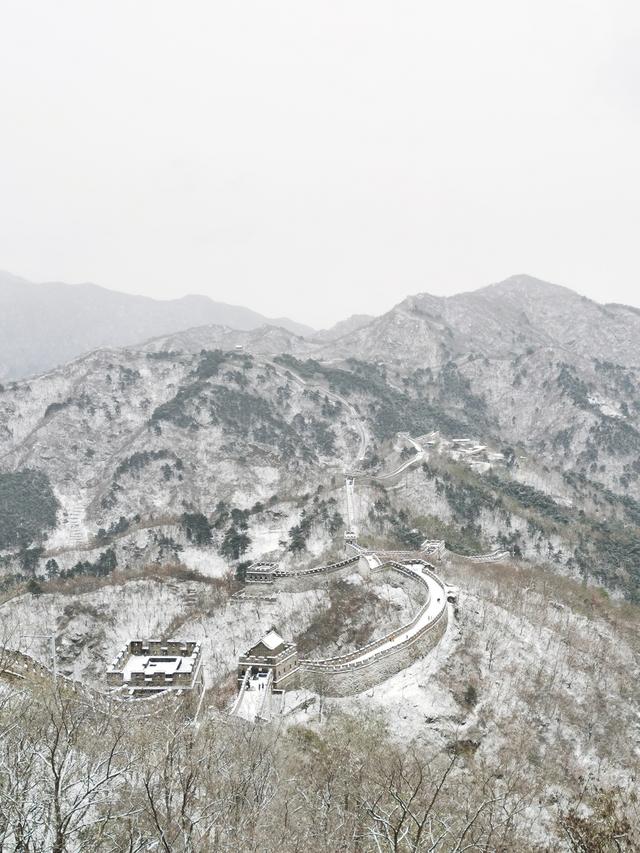 遊北京—雪中的慕田峪長城