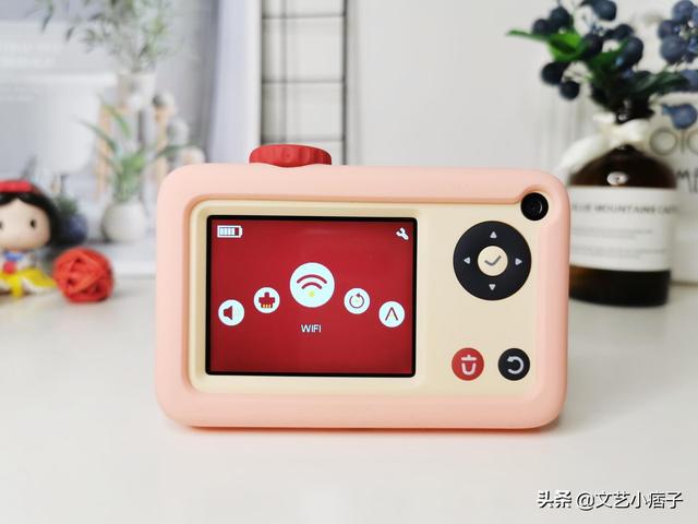小糖智能玩具相机，用相机记录童年妙思