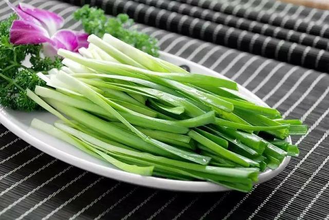 清明前后，别忘“吃3样、忌2样”！清热降火，现在吃正应季