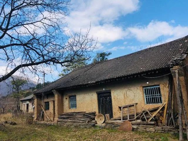 高山之上，秦嶺終南山有個原本熱鬧的空中村落，也許即將永遠消亡