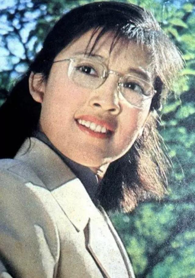 同样是“母亲专业户”，把萨日娜和宋春丽放在一起看，差别出来了