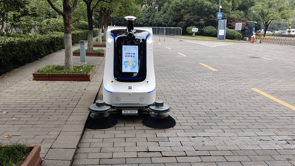 坎德拉环卫机器人实现规模化量产，以实际行动助力缓解环卫压力