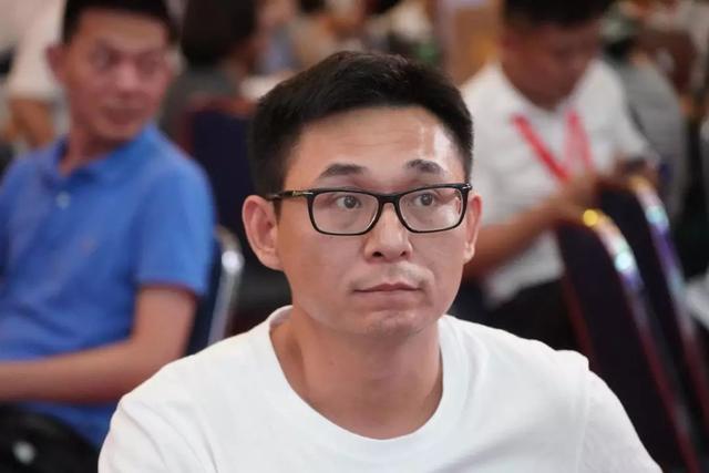 江小白创始人陶石泉：从身无分文到身价破亿，又为何销声匿迹？