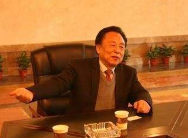 湖南“在逃富豪”：地产发家，挂名情人20多个，生儿子奖励200万