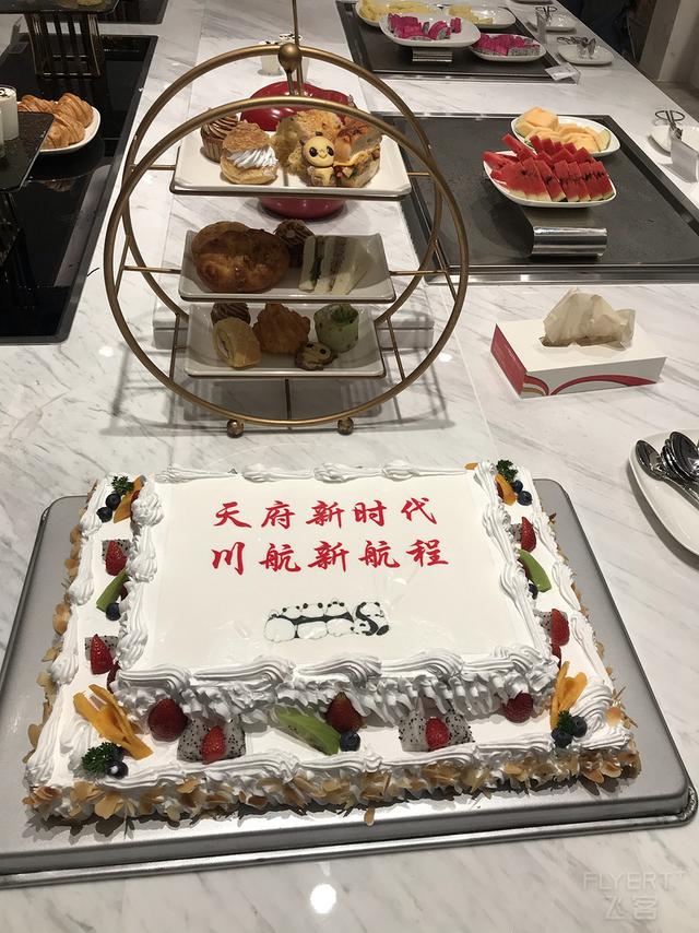 驚喜滿滿！王牌A359墨鏡俠執飛首航，川航還給乘客准備了大禮包