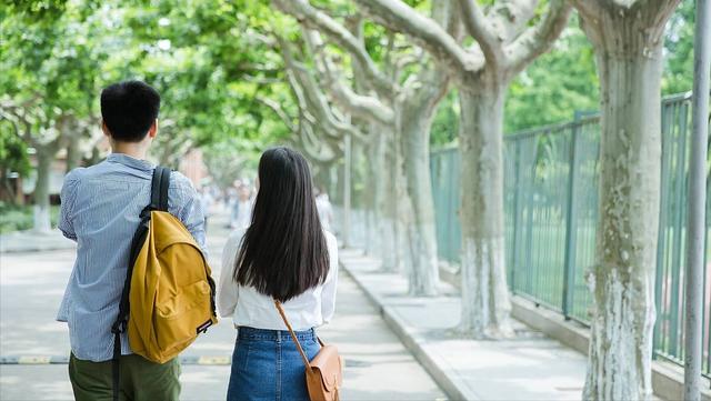 广西南宁诞下怪婴，父母都是O型血孩子B型血，专家：百年不遇