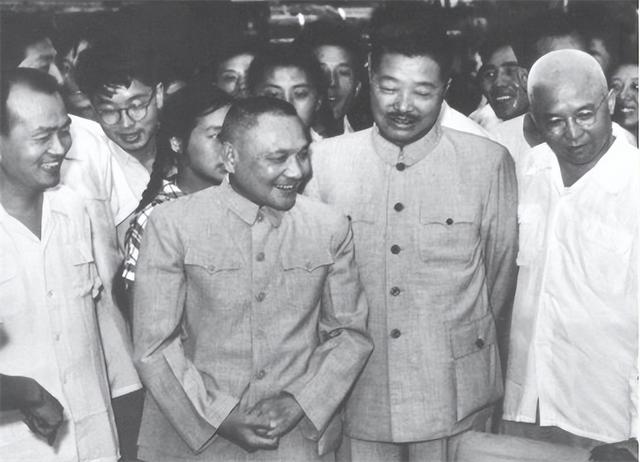 贺龙战功显赫，毛主席为什么不让他去军队，却让他当体委主任？