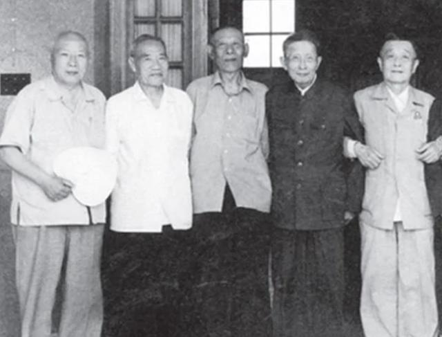 1973年杜聿明参观毛主席旧居，宋希濂拉住他袖子：我们不进去了吧