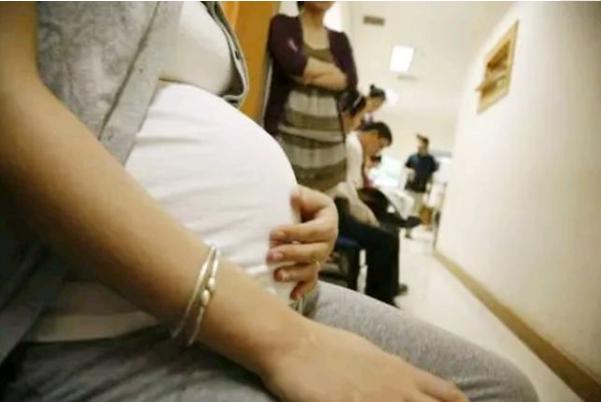 文/贝贝豆育儿课堂（原创文章，欢迎转载分享）“白天不懂夜的黑