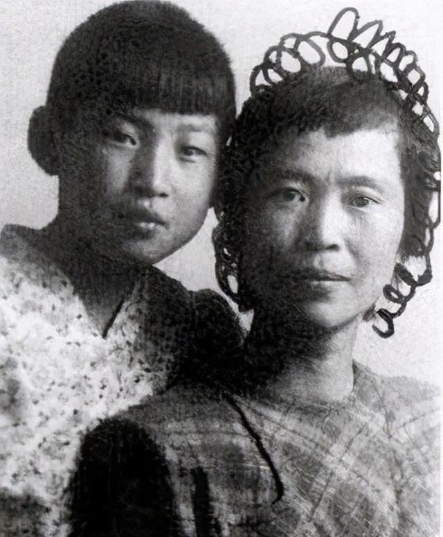 1984年75岁贺子珍病逝，骨灰中惊现坚硬异物，揭开尘封50年的往事