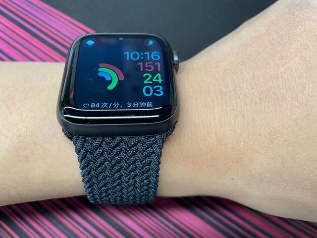 休闲玩家带你入坑：Apple Watch 6一年使用感受