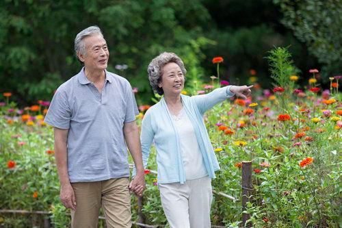 中老年人注意，3个勤快习惯要改掉，越勤快越容易得病，影响身体