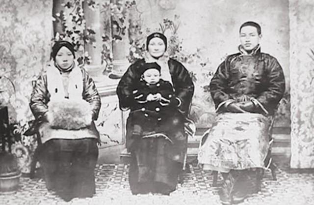 为何蒋氏后人不愿再从政了？蒋友柏：别叫我蒋四代