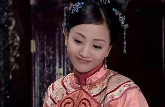 与康熙合葬的5个女人分别是谁？4个是皇后，还有1个是硬塞进去的