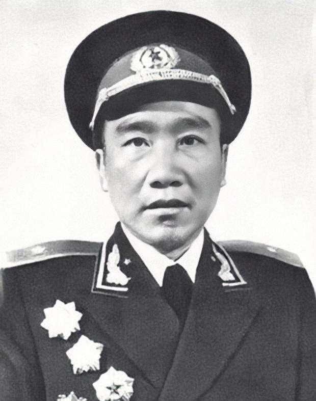 红军师长王光泽：1982年被发现尸骨时，脚上还戴着0.6公斤的脚镣