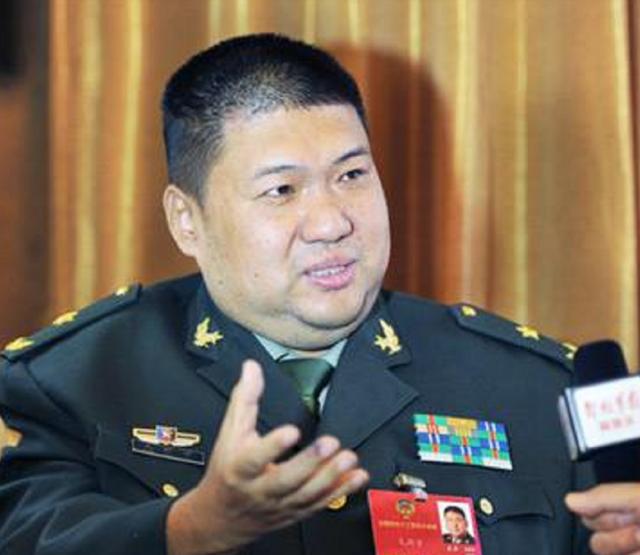 2008年，邵华逝世，毛新宇透露母亲遗愿：想和父亲陪伴在奶奶身边
