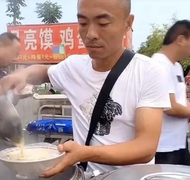 毫无底线“诅咒河南疫情”，被警方关注的面条哥，会被判多久？