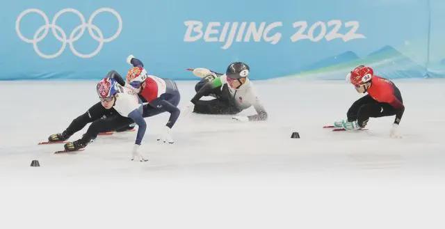 连自己人也不放过！捅刀、死亡威胁...韩国短道速滑到底有多野？