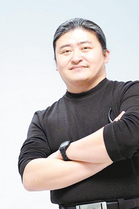 上过9次春晚的刘欢：与妻子认识9天闪婚，结婚33年恩爱，独女优秀