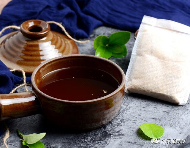 有多少人习惯喝隔夜茶，据说“隔夜茶，会有毒”，到底能不能喝？