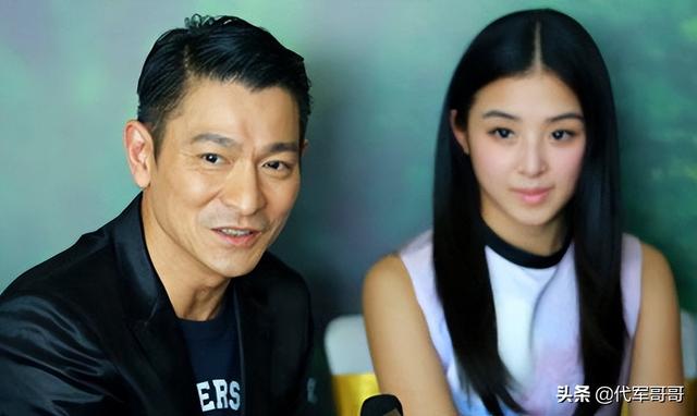 她15岁凭一首歌成名，事业受挫后抑郁爆肥，如今33岁美成这样？