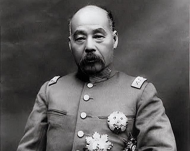 冯巩的太爷爷是冯国璋，还担任过民国大总统，但是他的爷爷更牛