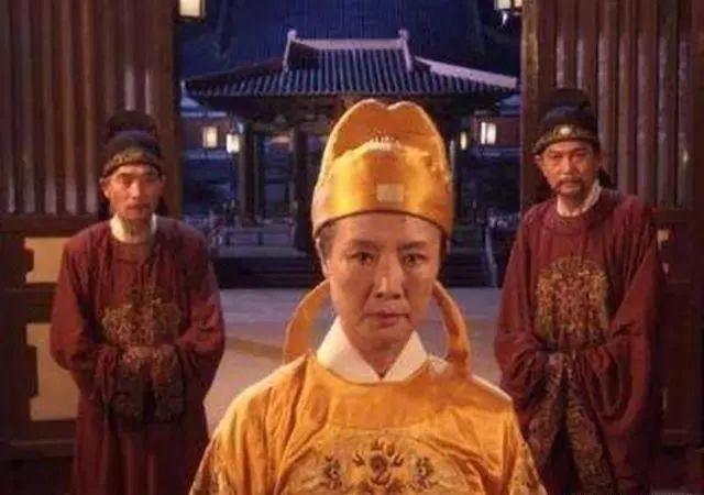 袁天罡临死前，为武则天算了一命，武则天听后吓得直哆嗦