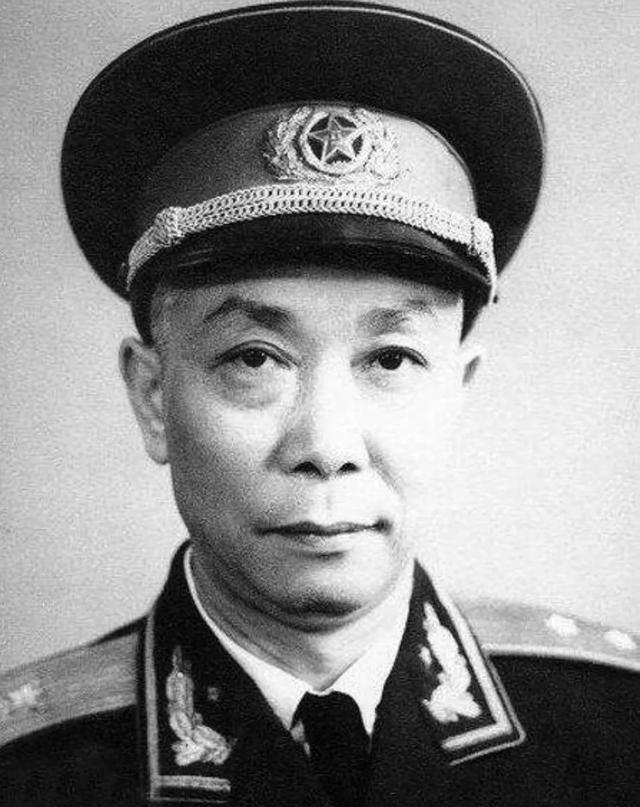 1955年首次授衔，177名中将时任职务简述，附各自戎装照片