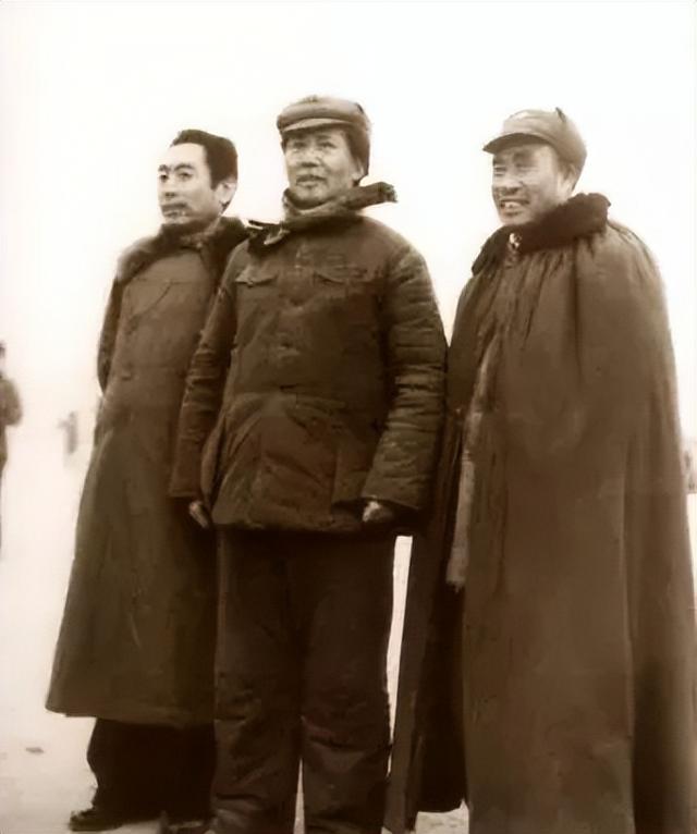 1976年，周恩来总理和朱德总司令逝世后，毛主席说了什么