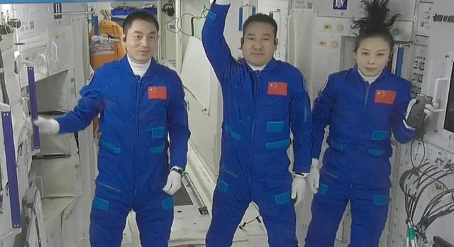 神舟十四号航天员确定！天舟二号已撤离中国空间站，结局是什么？
