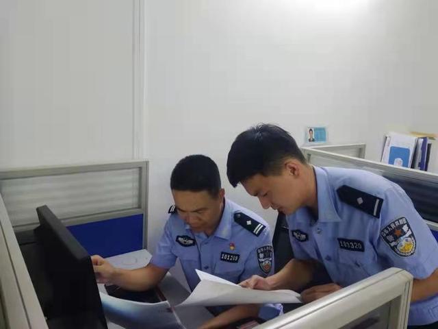 四川男子想要买房，竟发现妻子把百万积蓄转给网友：简直太无脑了