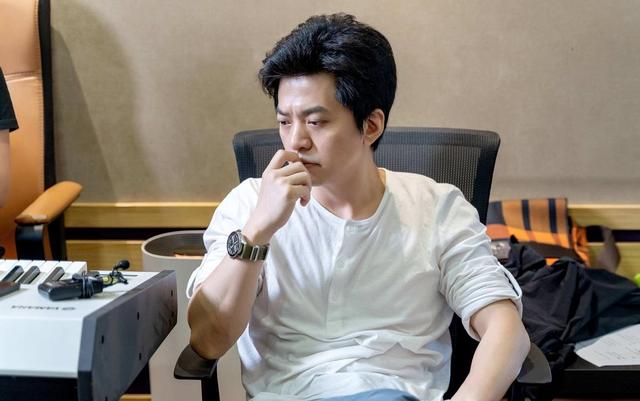 脑瘫诗人余秀华：曾表白李健被骂，今交90后男友，网络高调秀恩爱
