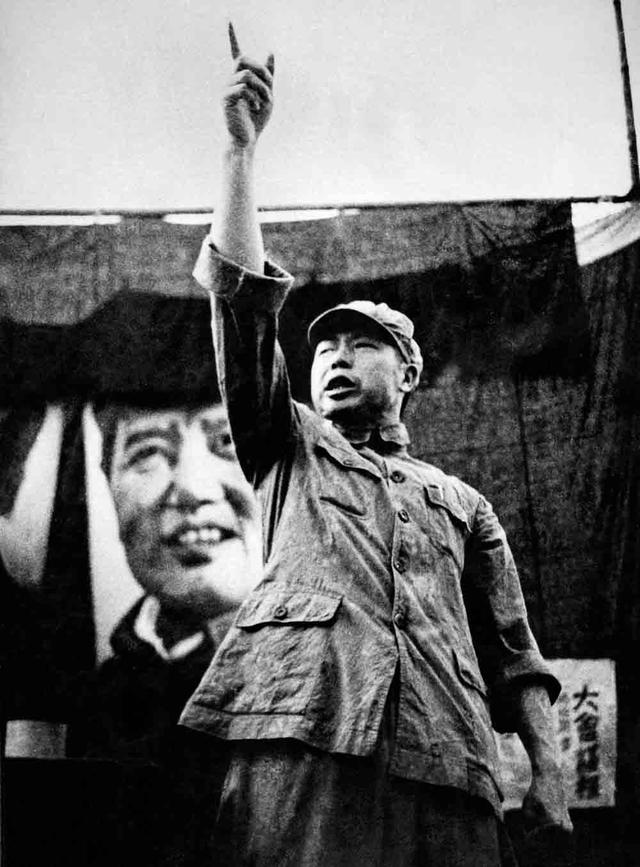 林彪命陈赓北上，陈赓摇头：这样会导致敌人逃跑，请毛主席裁决