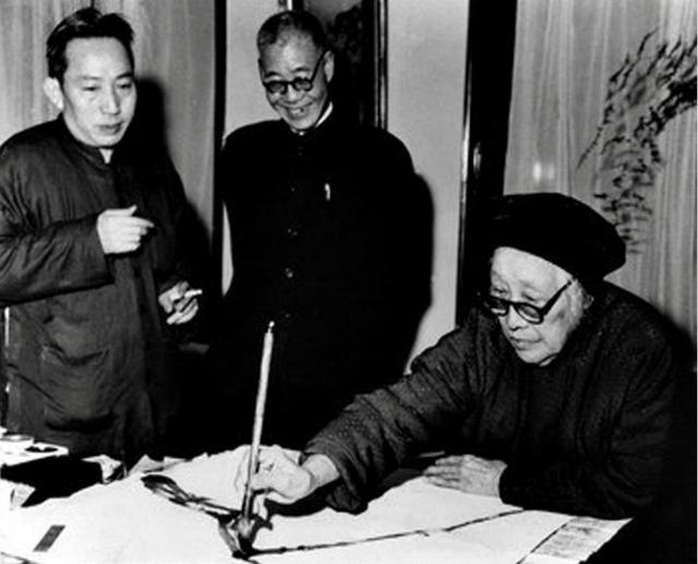 1972年，何香凝临终前恳求不烧遗体，周恩来含泪应允：不烧，不烧