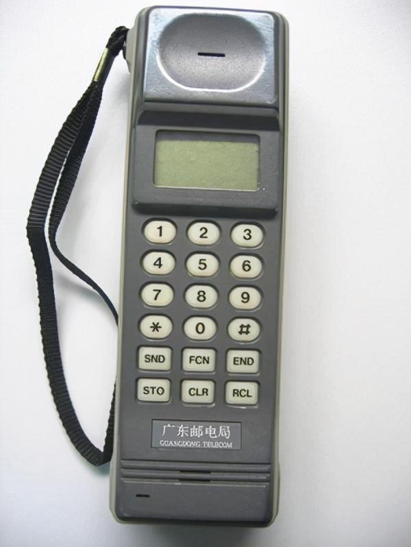 全国第一个手机用户！花了26000元随意选，他选的什么“靓号”？