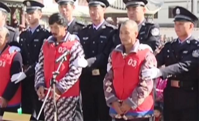 2014年，85岁母亲被儿子拒之门外，哀鸣一夜后惨死，遗体无人收