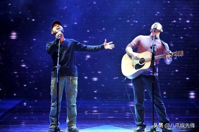 55岁王旭重回工地，戴安全帽汗流浃背，旭日阳刚没落真不怪汪峰