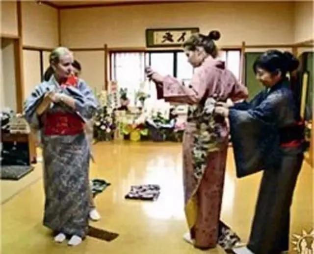 普京的软肋：女儿被雪藏30年，俄罗斯没有媒体敢报道她们的身份