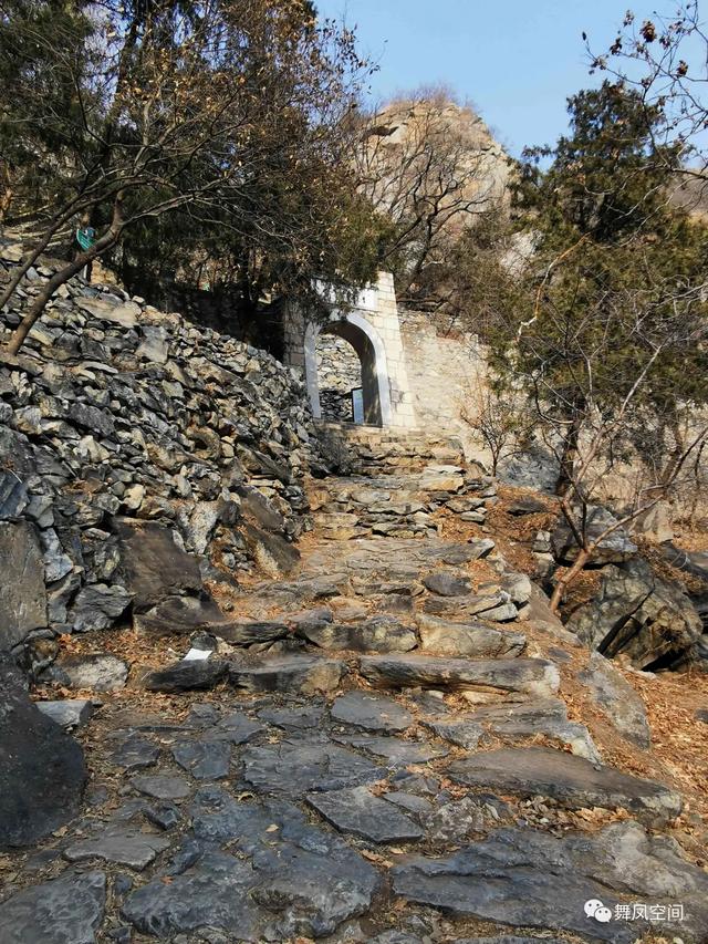 北京鹫峰，山頂漫行記