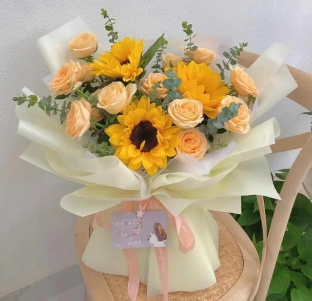 闺蜜生日创意花束(闺蜜生日花束祝福语)-锐牛沃德讯息网