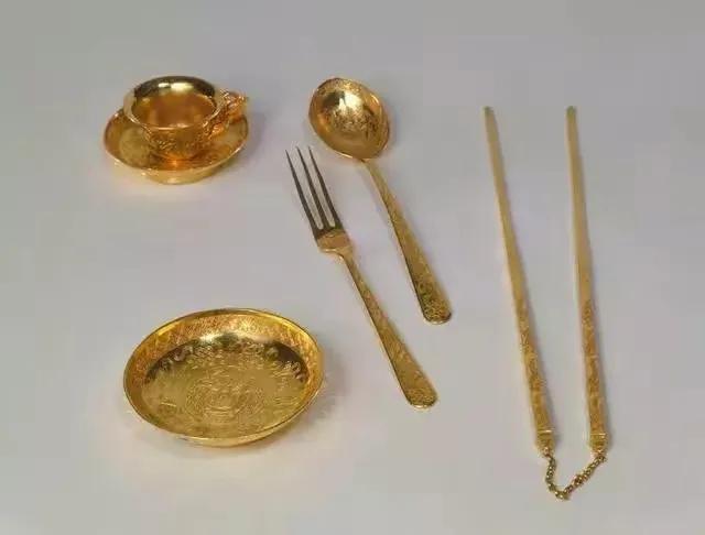 皇帝的生活有多豪华？看看溥仪的这些用品就知道了