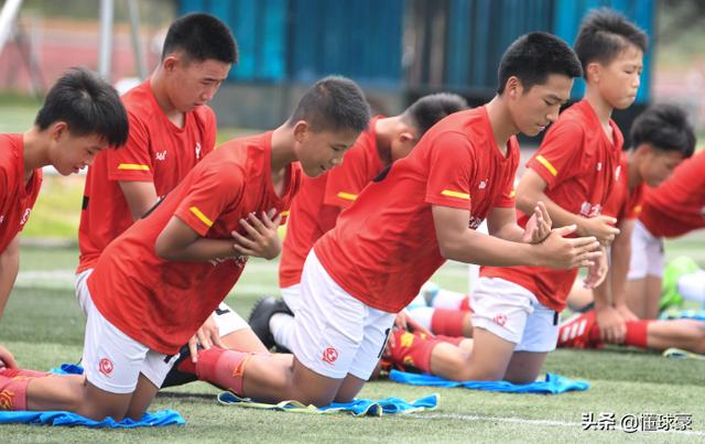 国足好日子到头了？委员提议部队制管理，重视基本功的外教或上任