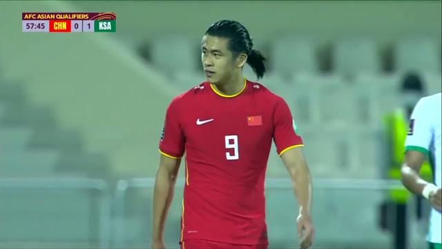 国足1-1沙特背后：逼平不仅靠运气，李霄鹏3次换人喜忧参半