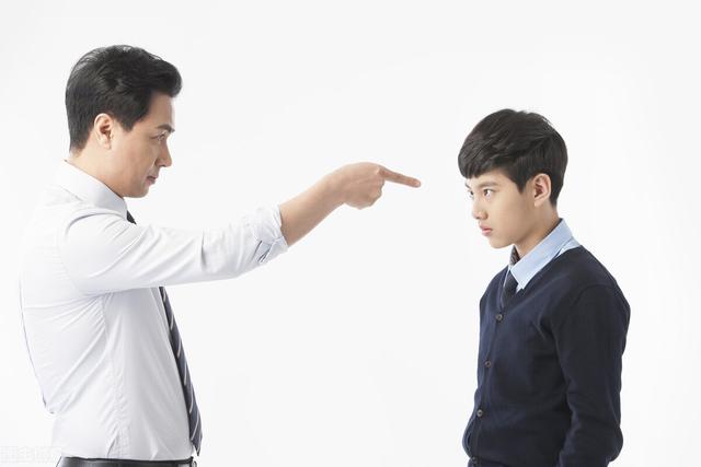 孩子小时喜欢大时烦