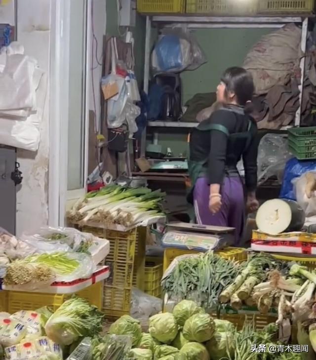 卖菜跳舞女孩(卖菜西施跳舞)