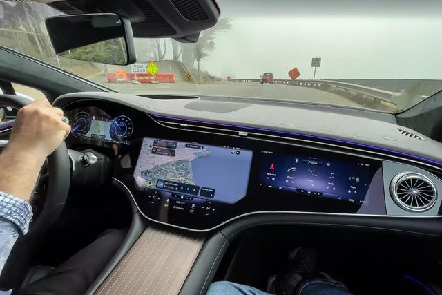 梅赛德斯-奔驰首款旗舰电动汽车2022-EQS