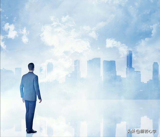 真正厉害的人，大都掌握了四个强大的底层思维和成长路线，你会吗